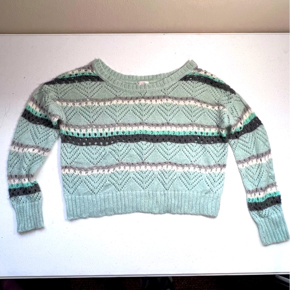 Xhilaration Size Medium EUC soft cropped long sleeve sweater Green and White - Picture 3 of 4